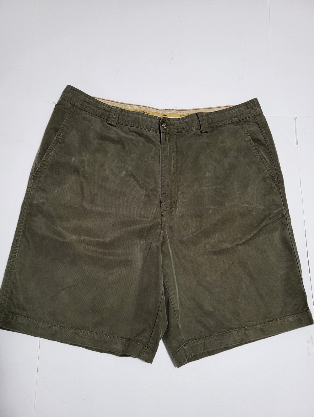 Tommy Bahama Olive Green Flat Front Shorts Size Mens 35